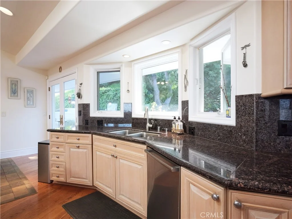 Photo of 49 Saddleback