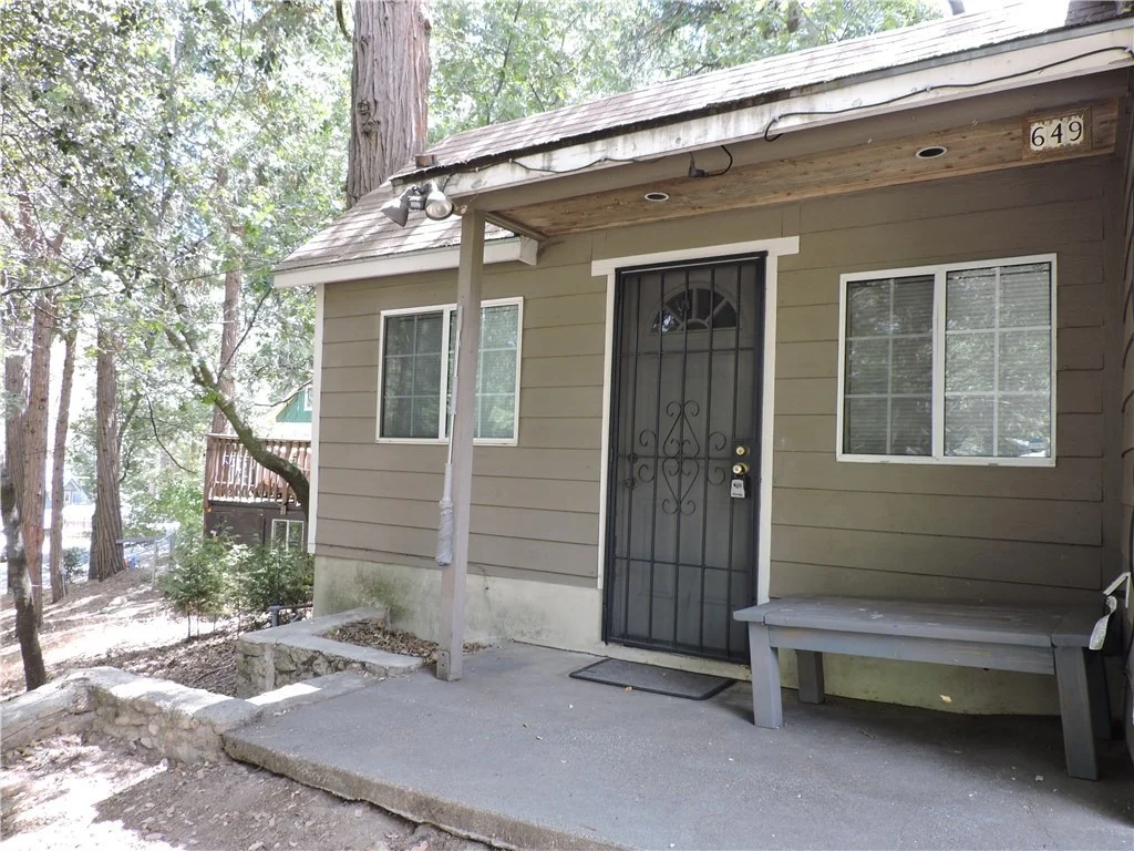 Photo of 657 Knoll