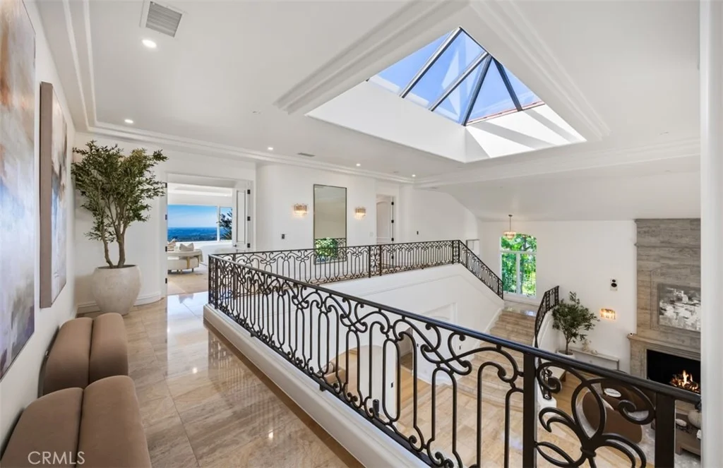 Photo of 5 Sailview