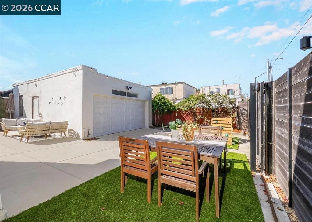 Photo of 1300 Kains Ave
