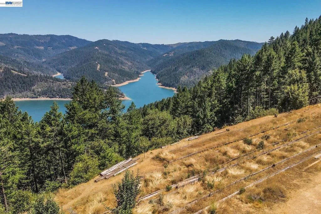 Photo of 190 Moore Gulch