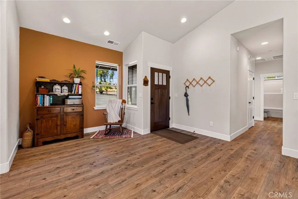 Photo of 7174 Clark