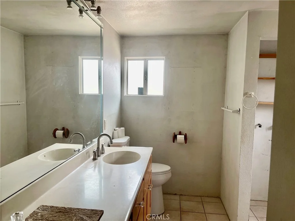 Photo of 52390 Altadena