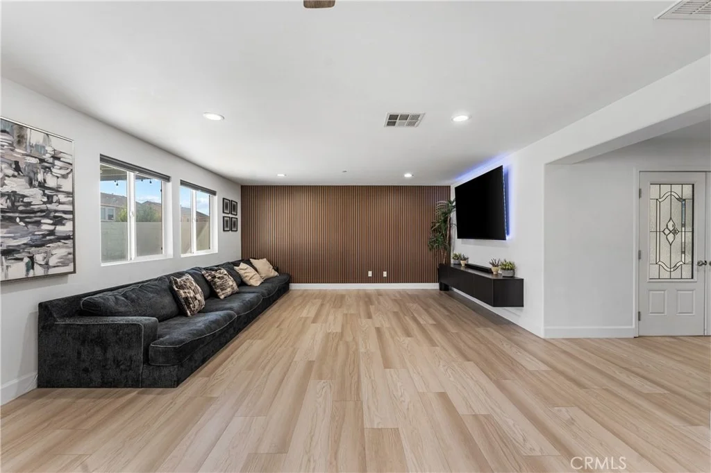 Photo of 3550 Topaz