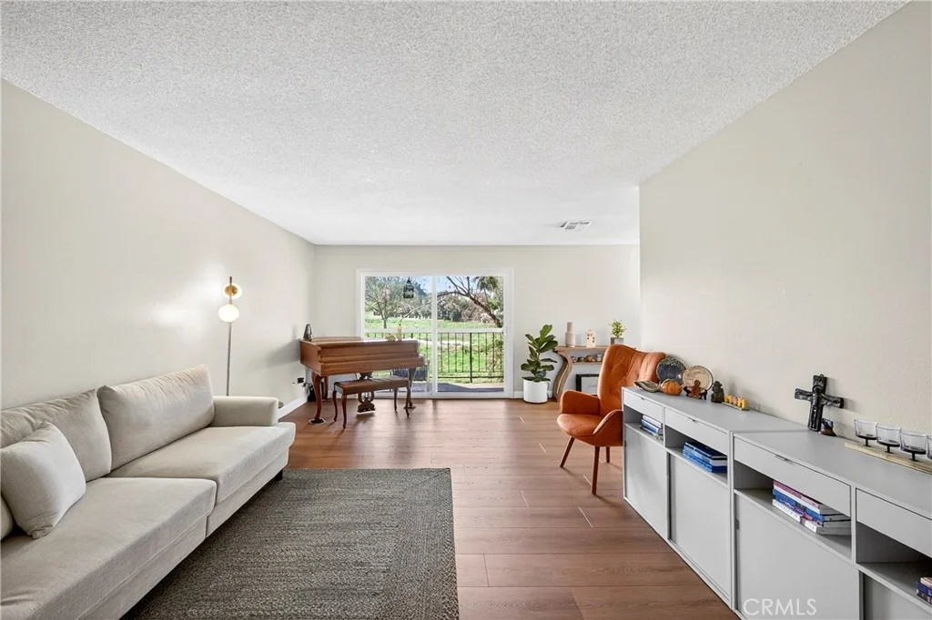 Photo of Unit 211 at 1525 Walnut Leaf