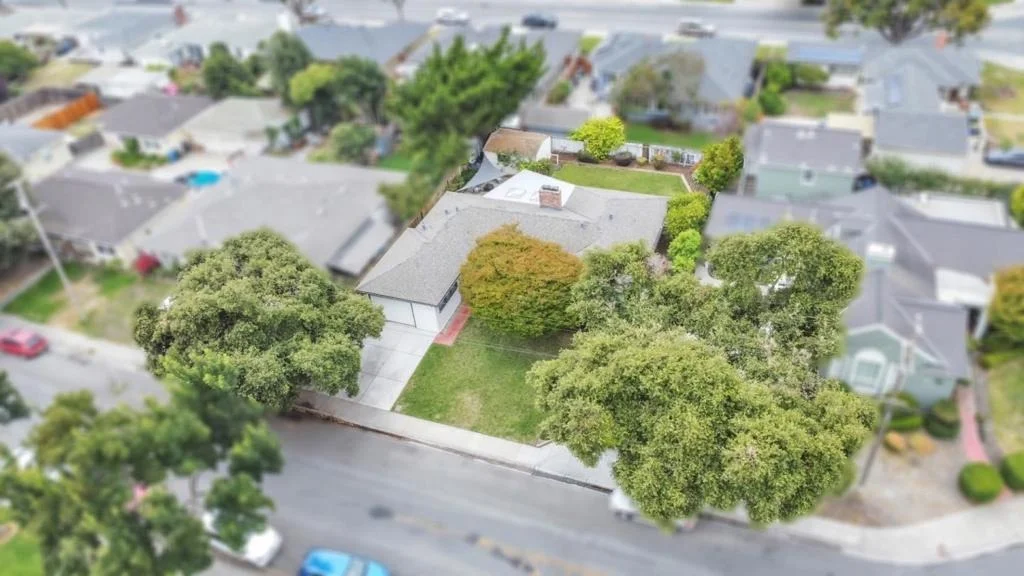 Photo of 906 Bautista Drive