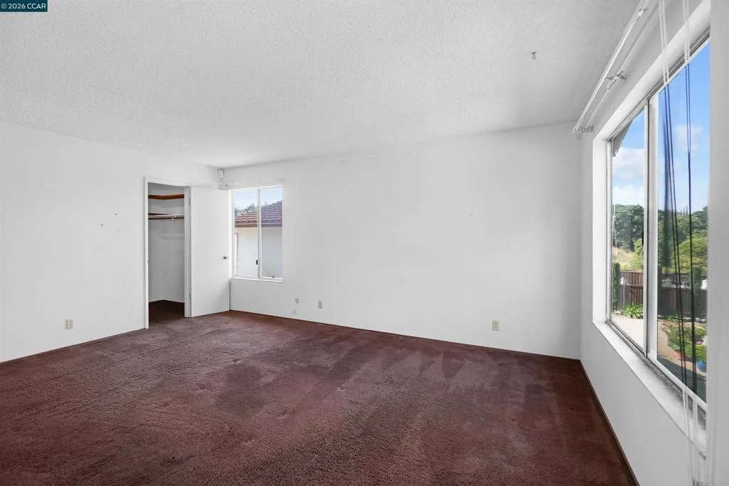 Photo of 121 Violet Rd