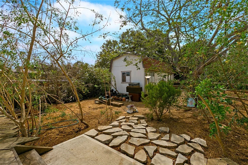 Photo of 1691 CREST DRIVE