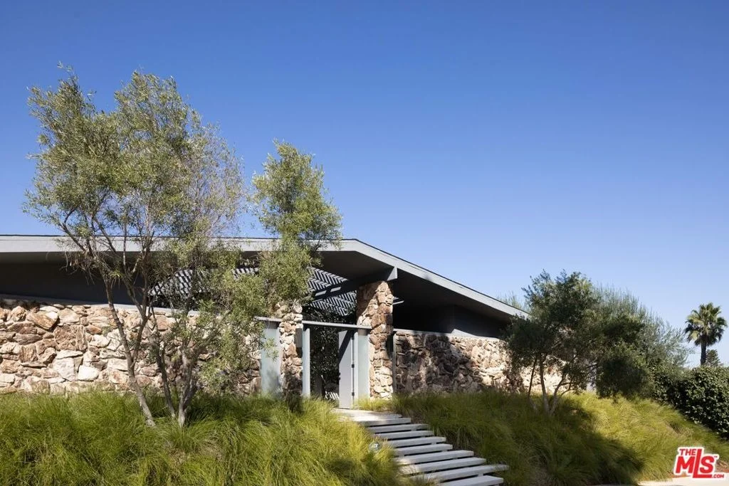 Photo of 8559 Edwin Drive