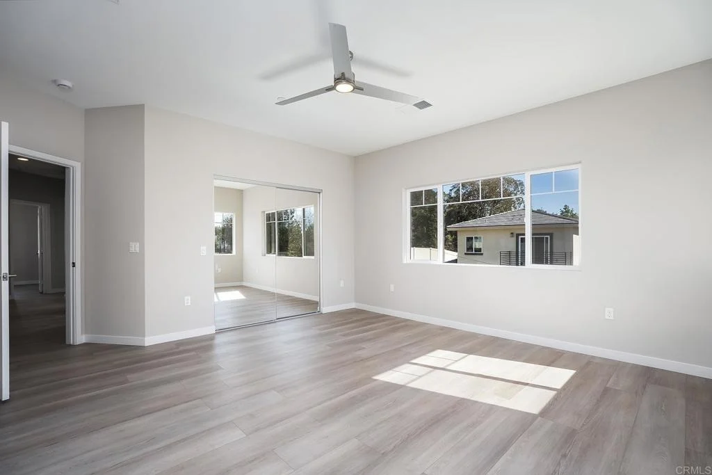 Photo of 3900 Rojo Tierra