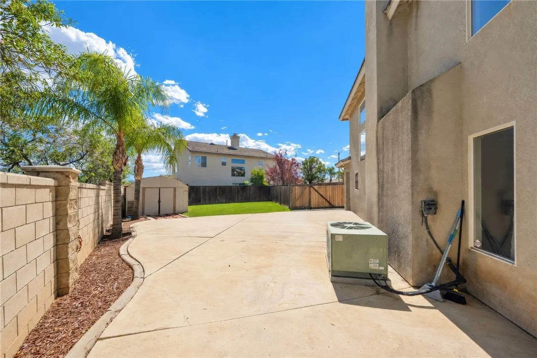 Photo of 26840 Redwood