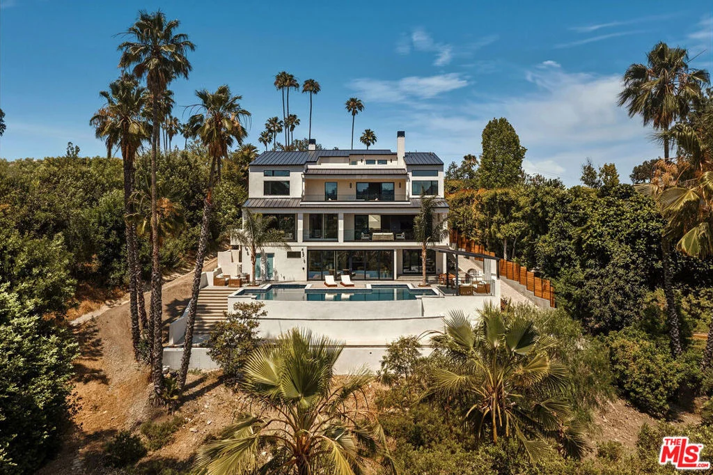 Photo of 16838 Oak View Drive