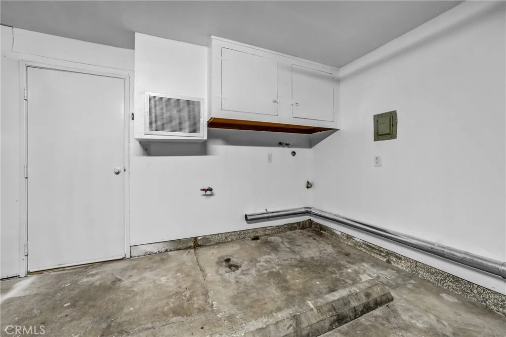 Photo of Unit D at 419 Fairview Avenue
