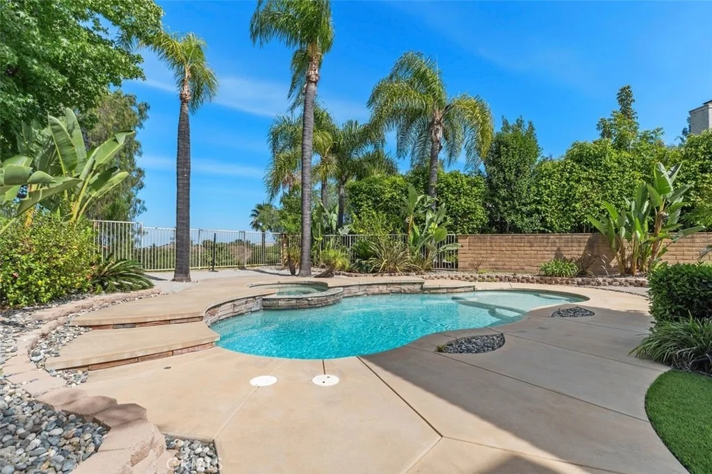 Photo of 552 Calle Monterey