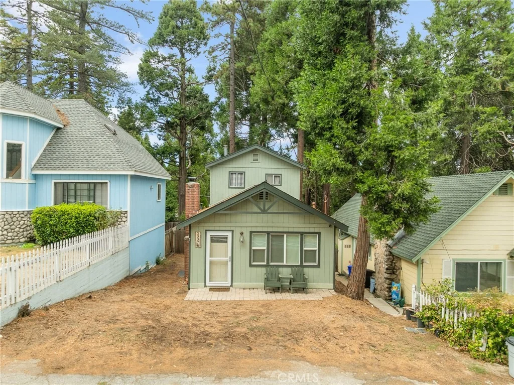 Photo of 23376 Crestline Road