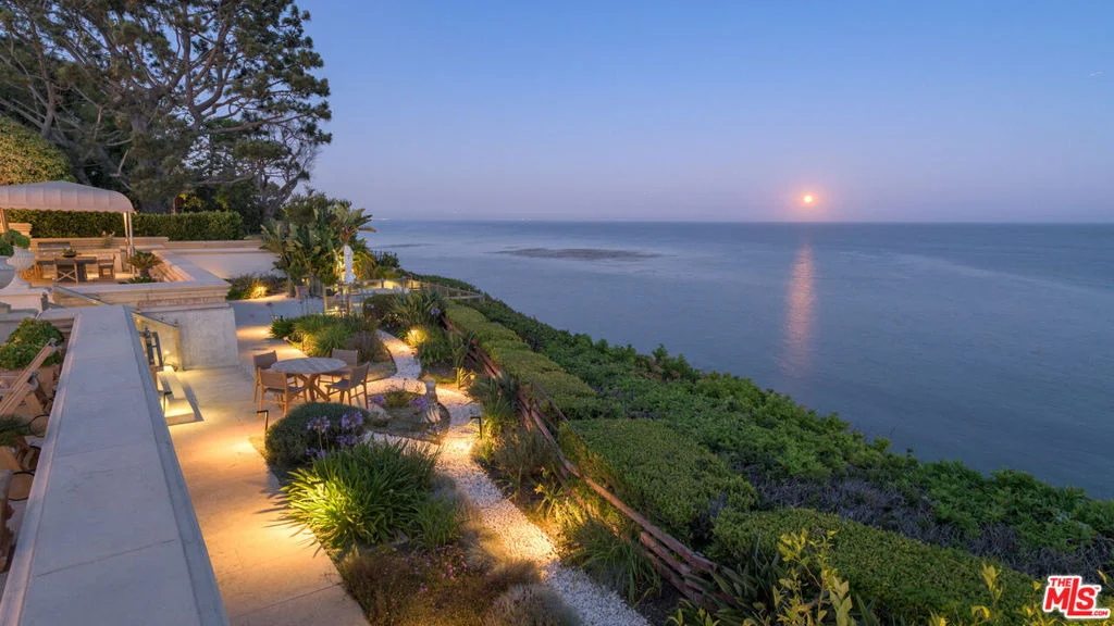 Photo of 29000 Cliffside Drive