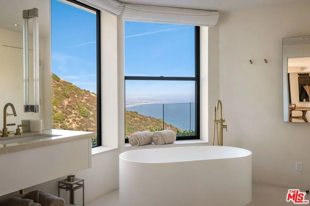 Photo of 4310 Encinal Canyon Road