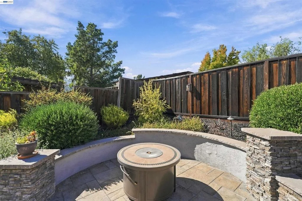 Photo of 3079 Bernard Ave