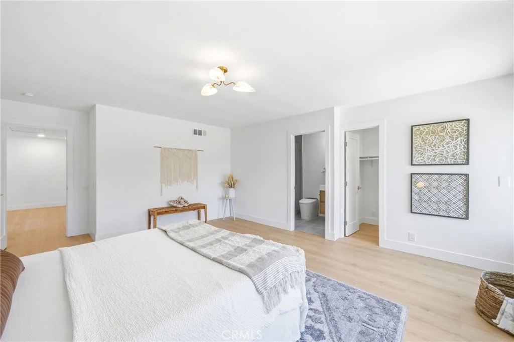 Photo of 137 S Thistle Road