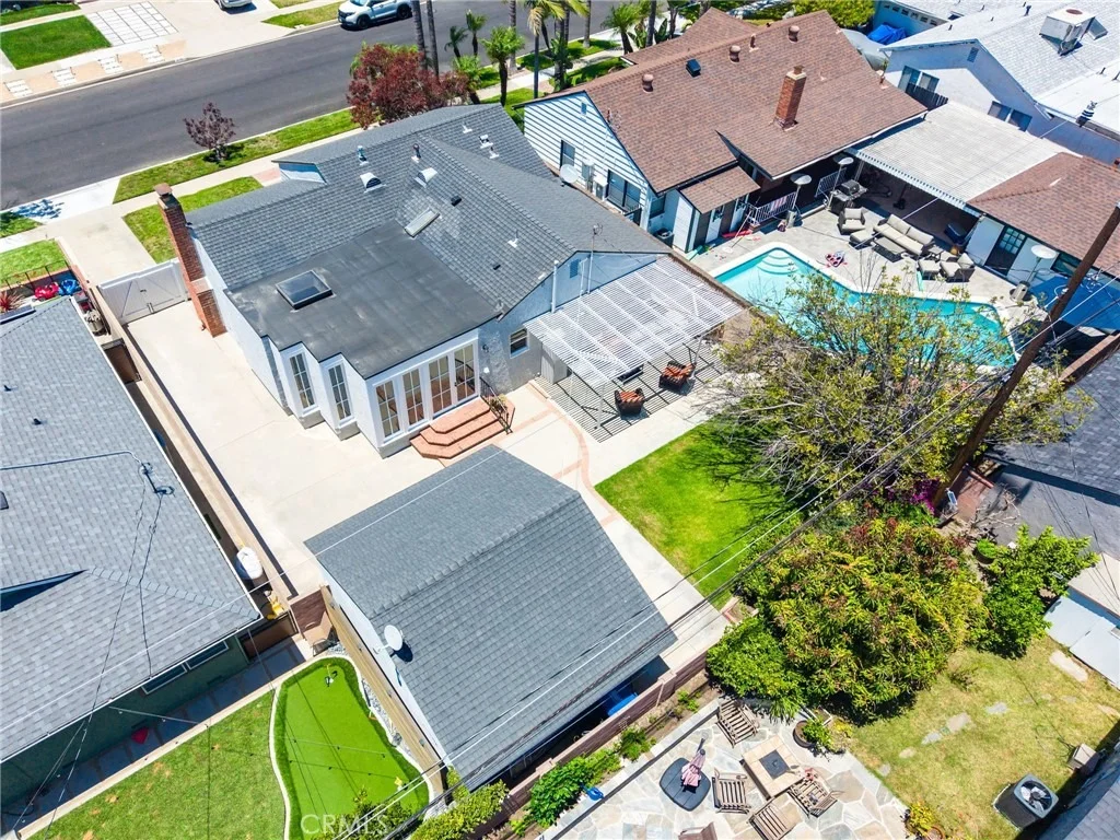 Photo of 2114 Ostrom