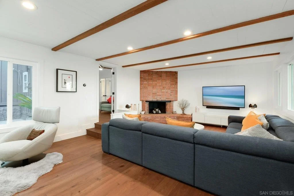 Photo of 3958 La Cresta