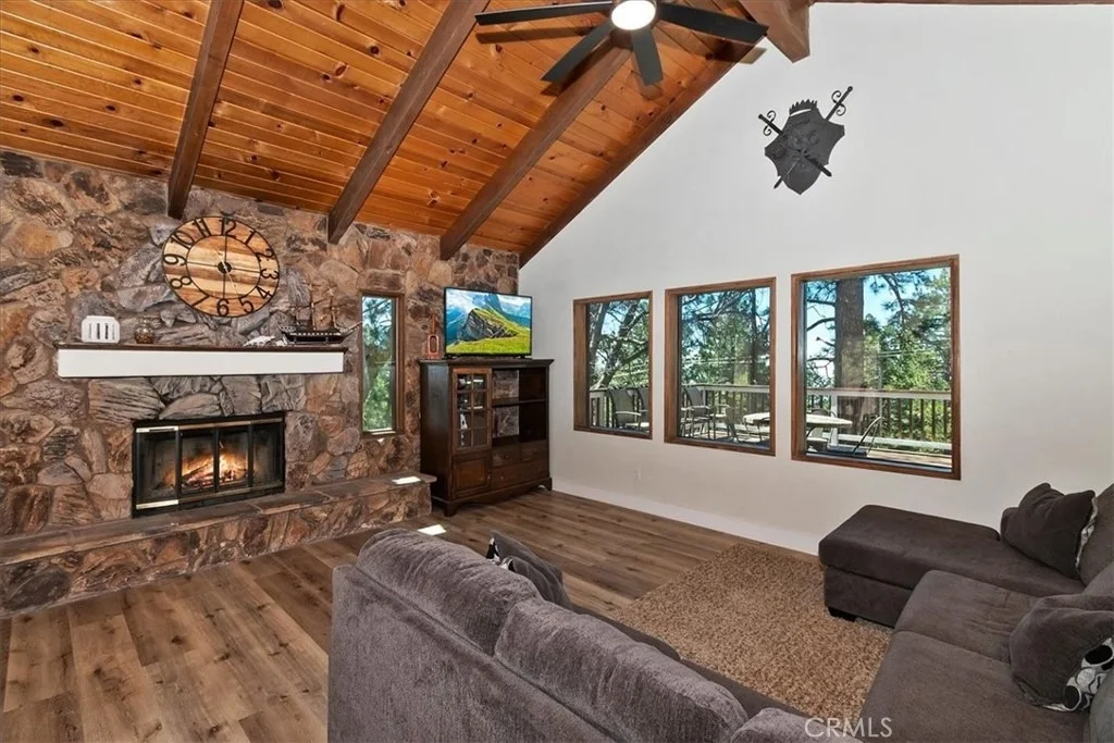 Photo of 30573 Live Oak