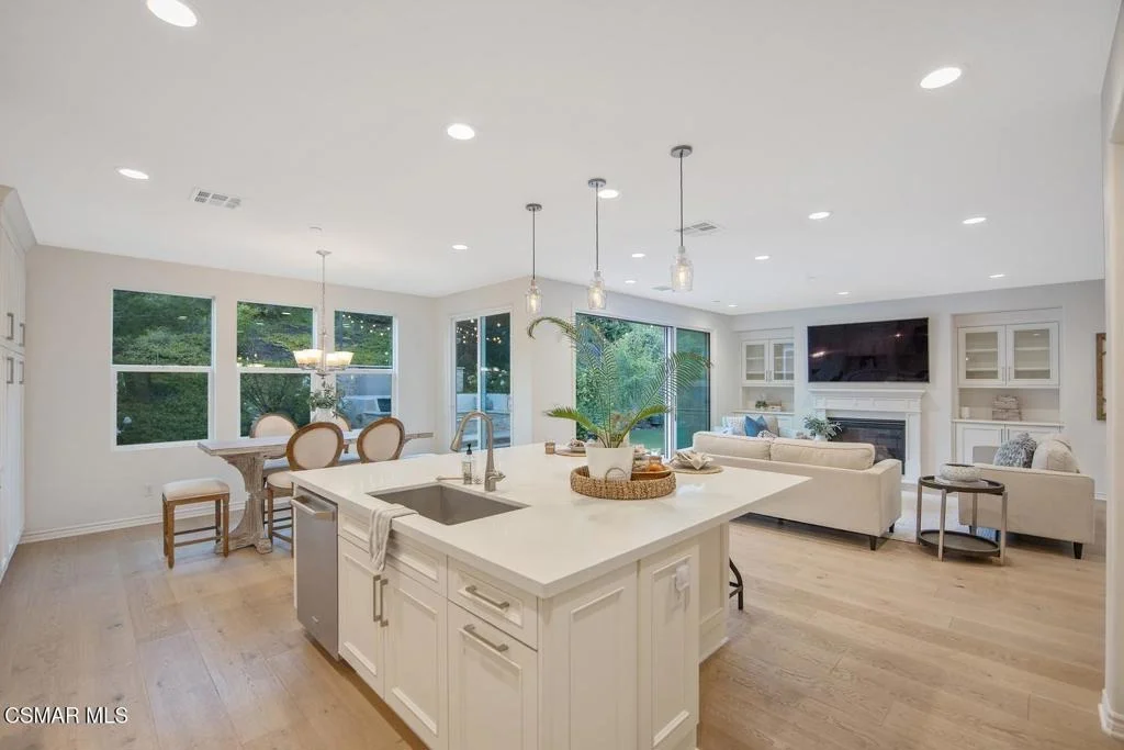 Photo of 6845 Shadow Wood Drive