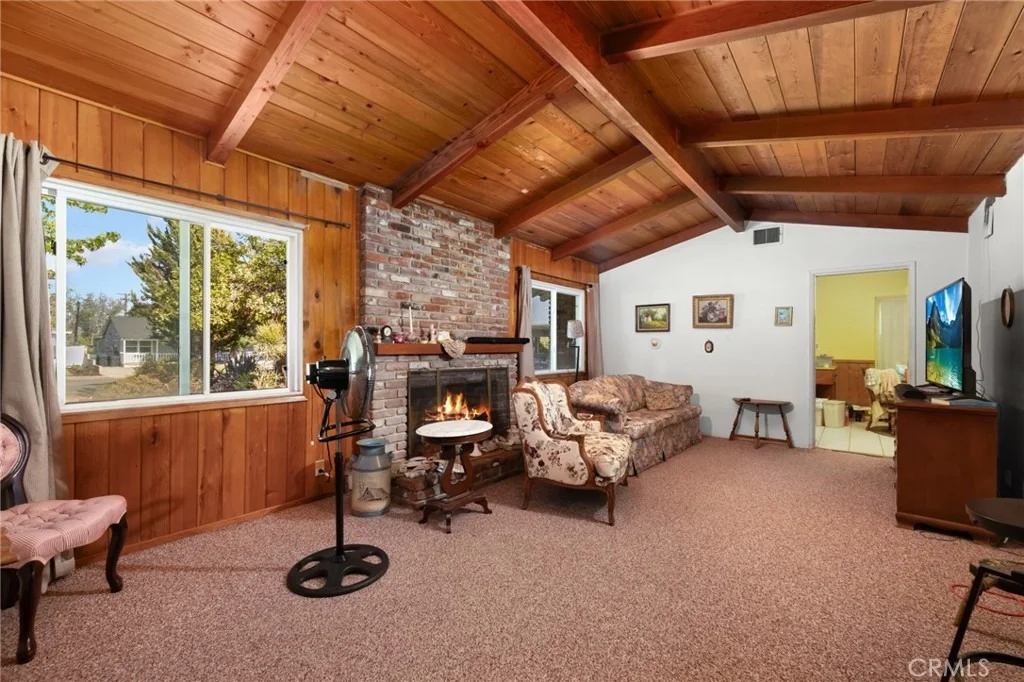 Photo of 1121 Highland Oaks Drive