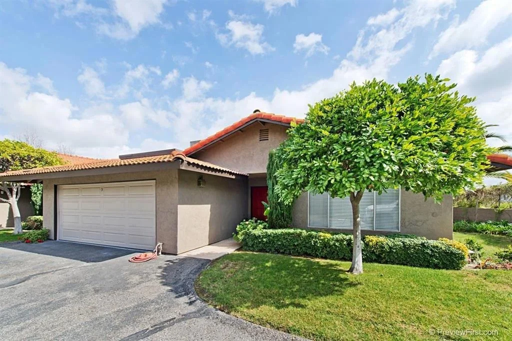 Photo of Unit 3 at 31948 DEL CIELO ESTE