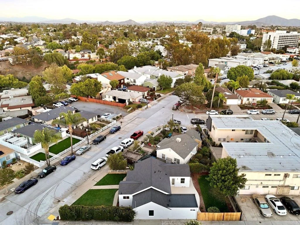 Photo of 4592 CONTOUR BLVD