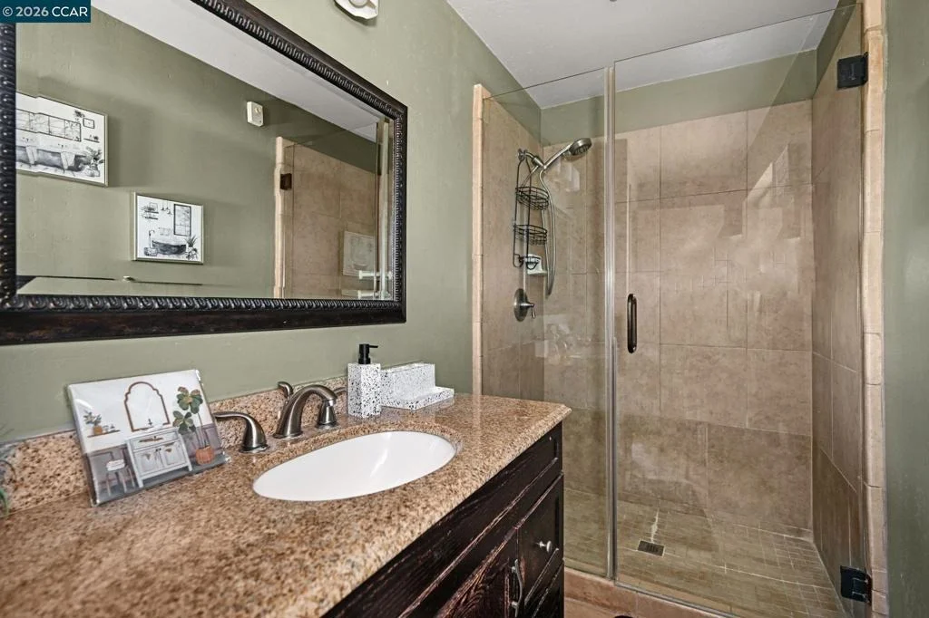 Photo of 1402 Canterbury Dr
