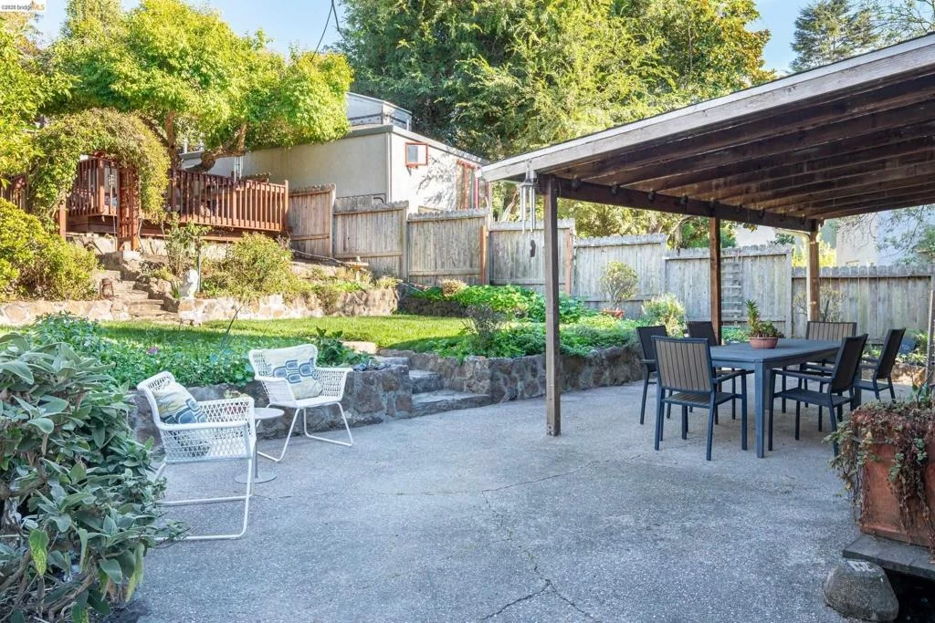 Photo of 1101 Amador Ave