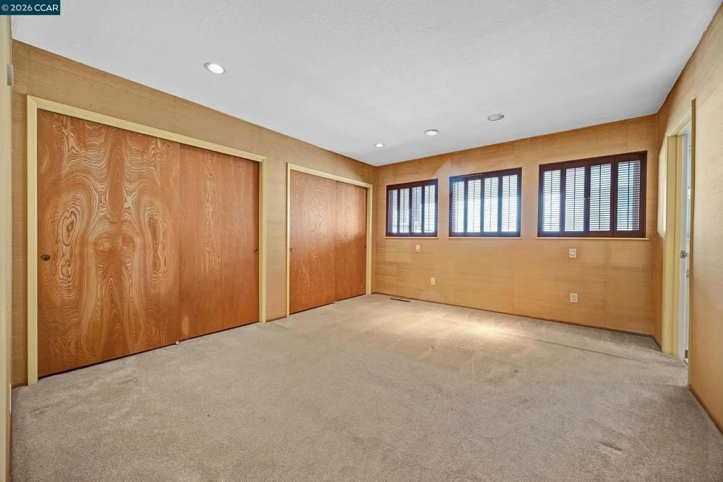 Photo of 557 Summit Dr