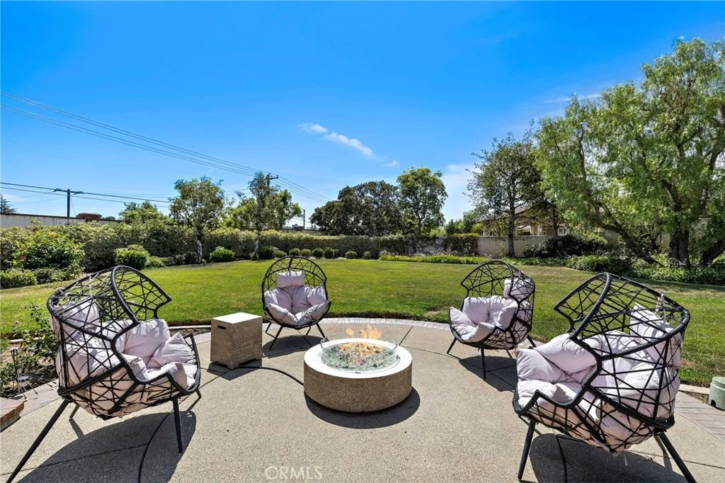 Photo of 1582 White Alder