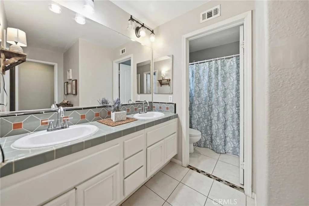 Photo of 3253 Vahn Lane