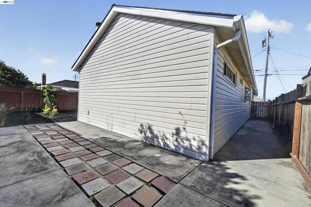 Photo of 14660 Elm St