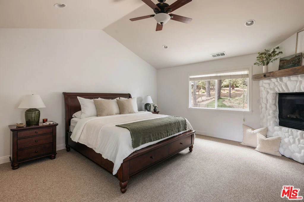 Photo of 958 Lucerne Lane