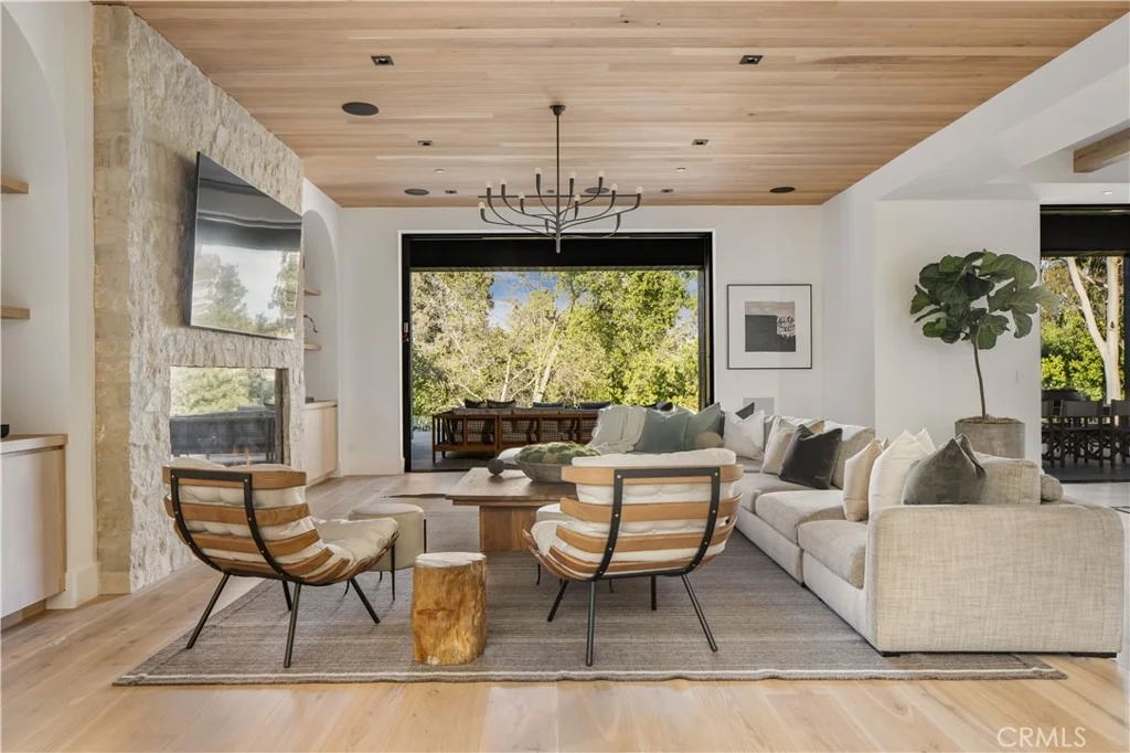 Photo of 24341 ROLLING VIEW Road