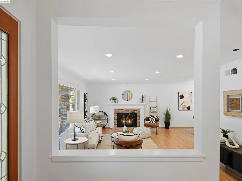Photo of 255 Knight Dr