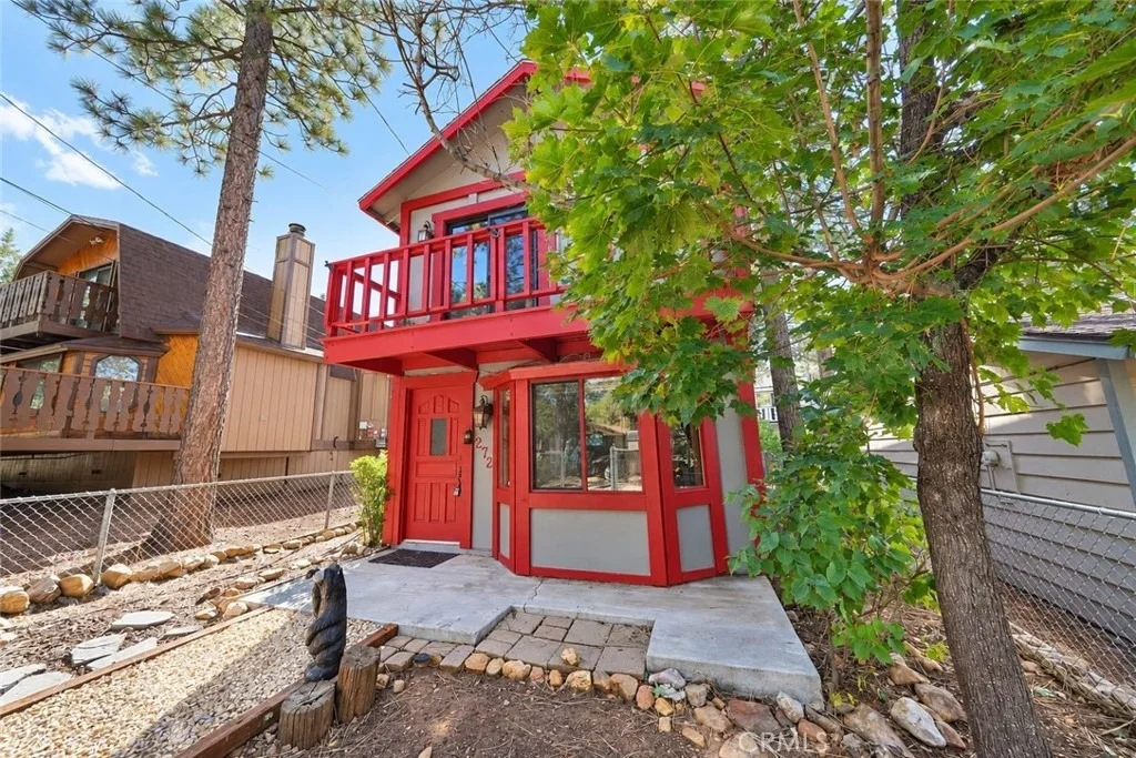 Photo of 272 Imperial Avenue