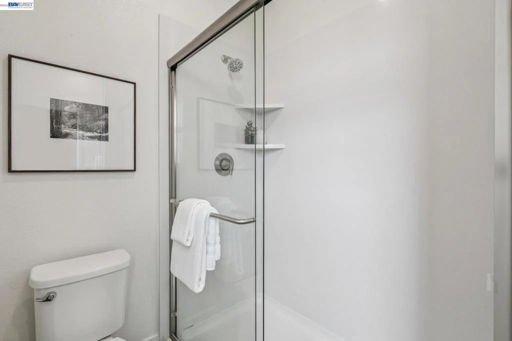 Photo of 1568 Clement Ave