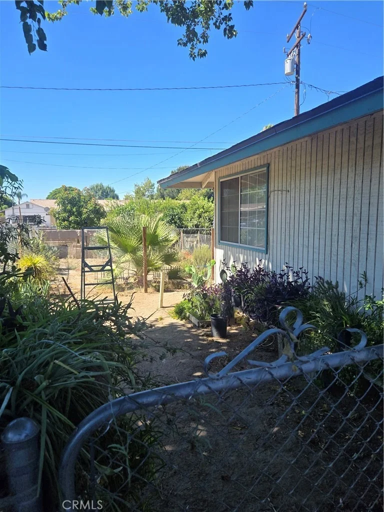 Photo of 360 W 5th