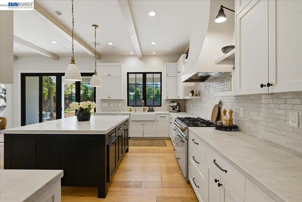 Photo of 3550 Vine St