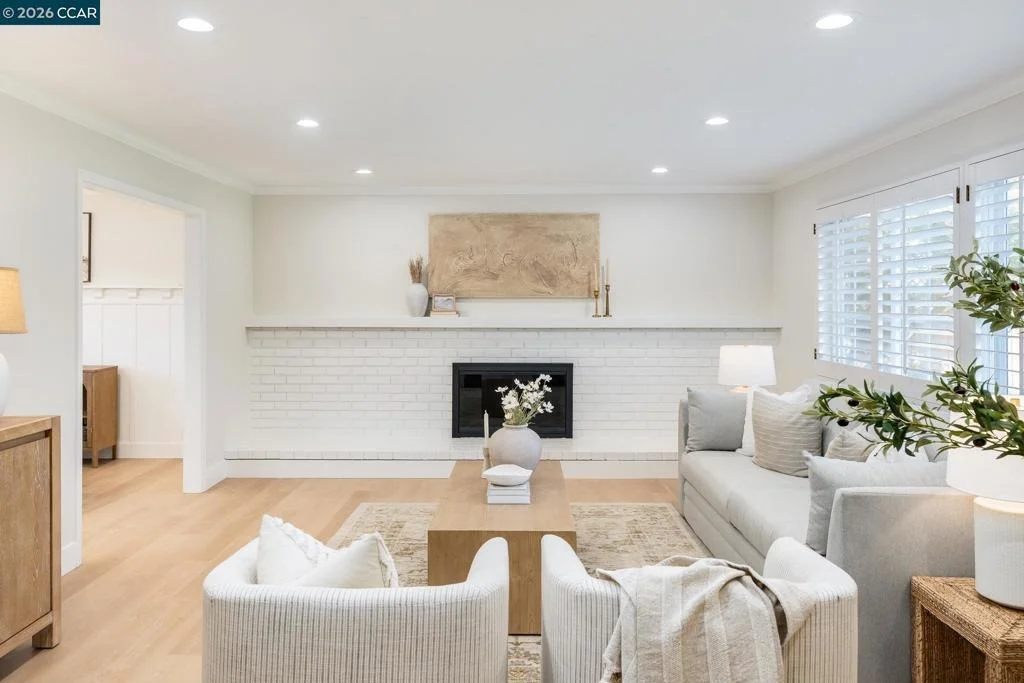 Photo of 178 Paraiso Drive