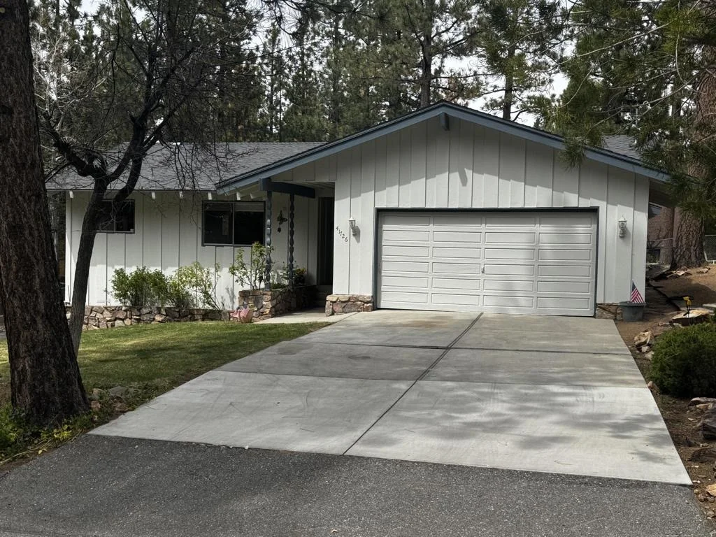 Photo of 41726 Comstock Lane