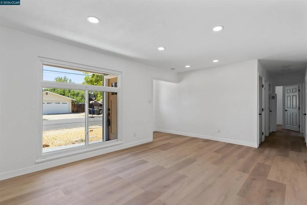 Photo of 2678 Mayfair Ave