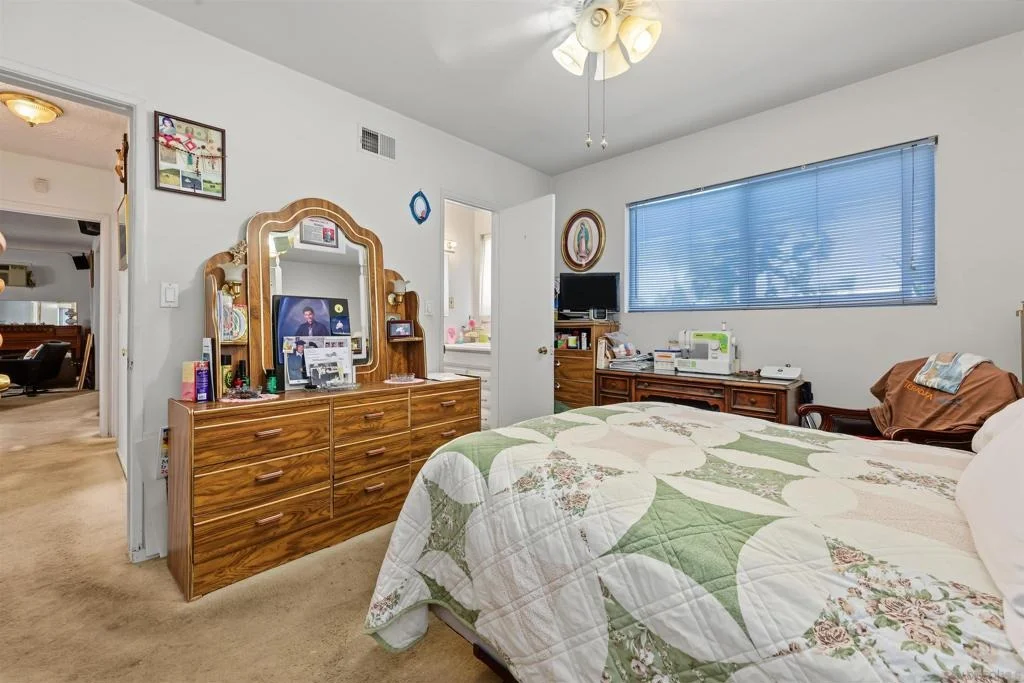 Photo of 3949 Grandon