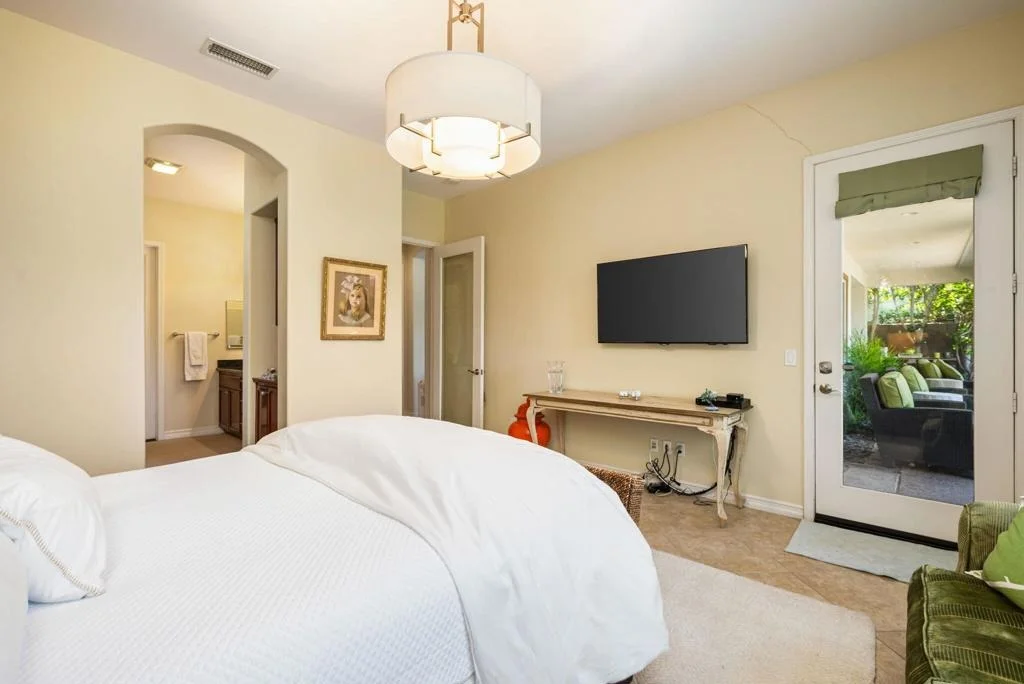 Photo of 60463 Juniper Lane