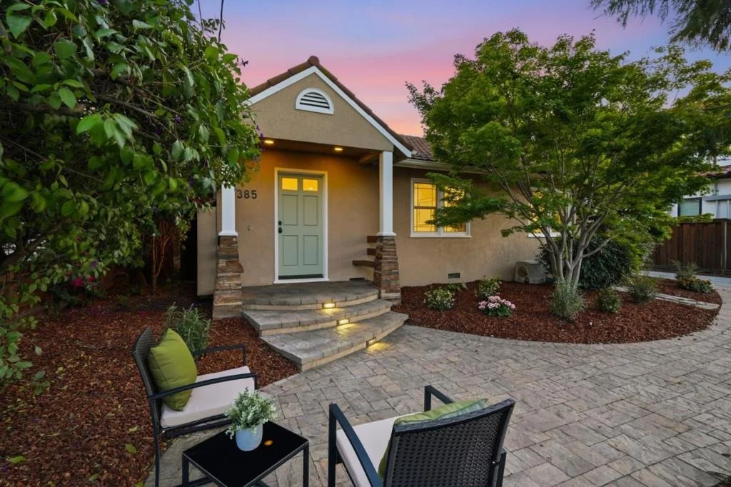 Photo of 385 Carmelita Drive