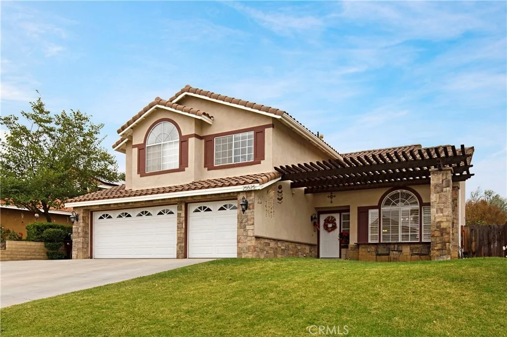 Photo of 25525 Cliffrose Drive